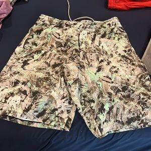 Lululemon pace breaker 9” lined